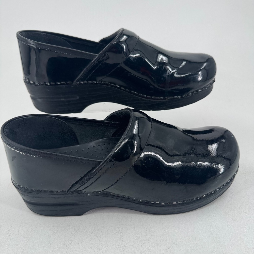 Dansko Clogs Mules Shoes WOMENS Black Shiny Patent Leather Slip On SIZE 10.5-11